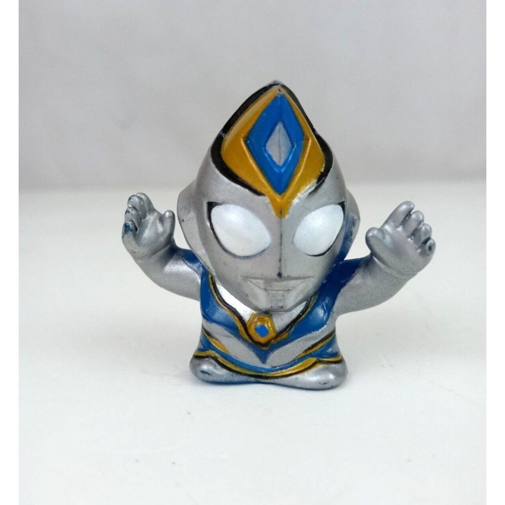 Vintage 1997 Bandai Japan Ultraman Dyna Miracle 1.75" Finger Puppet